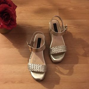 ⭐️Steve Madden Gold Girl Sandals⭐️ Take 50% OFF